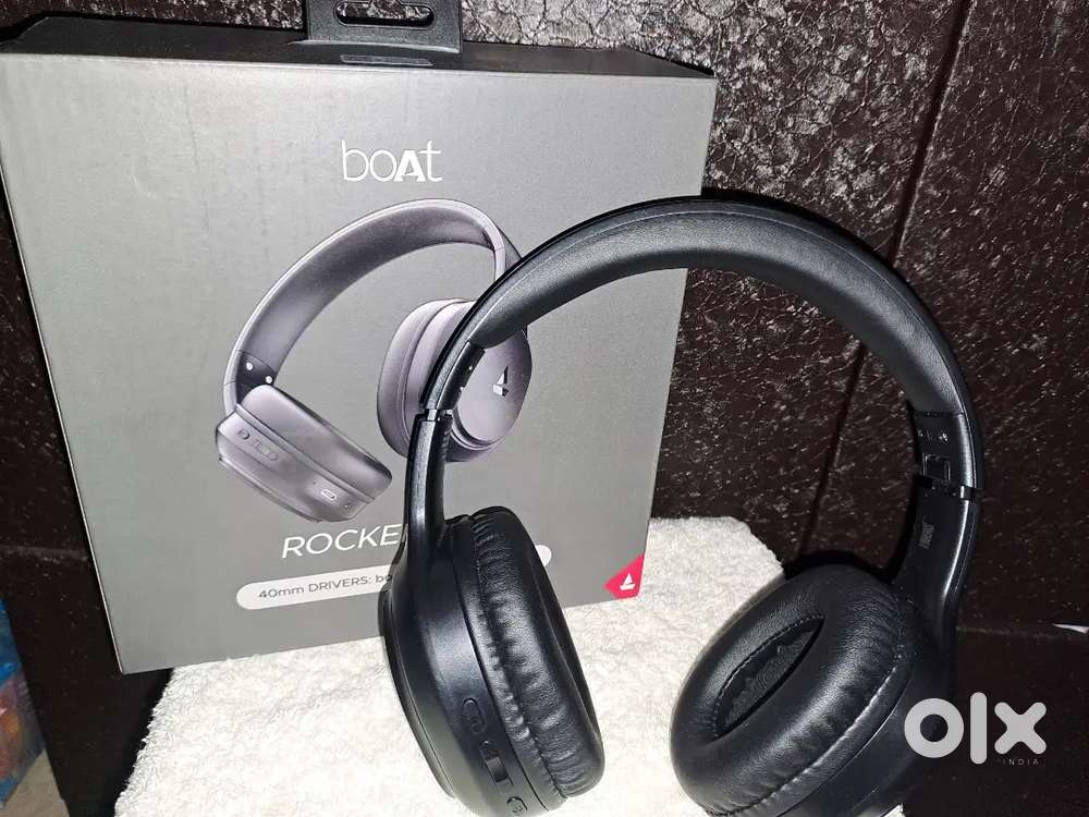 Boat overhead headphones