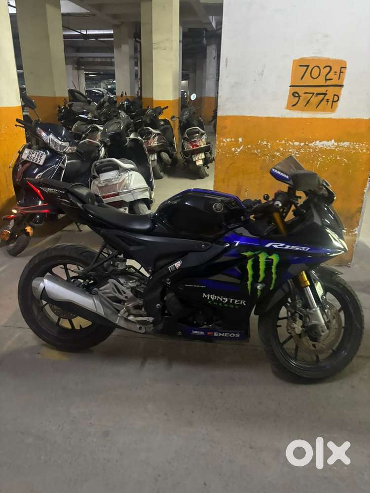 R15 V4m, moto go edition, top model