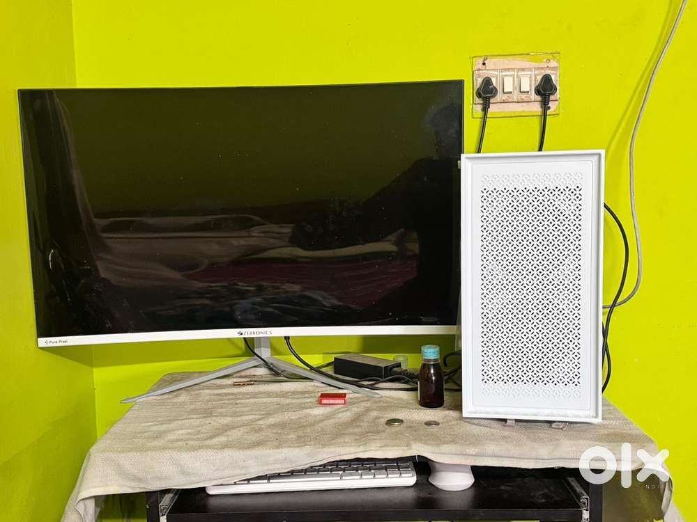 Zebronics 32inch cuved display and cpu