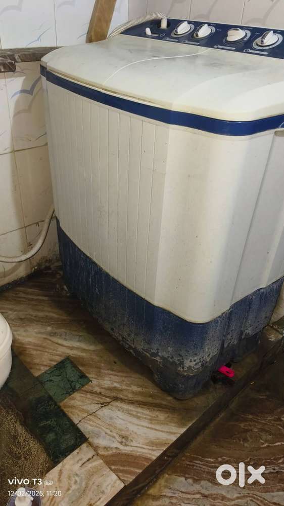 Semi automatic washing machine