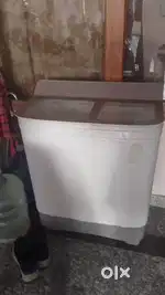 0ne year old semi automatic washing machine
