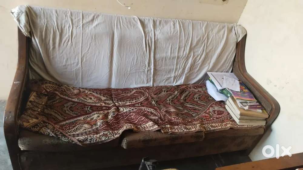 5 seater vintage salwan wood sofa