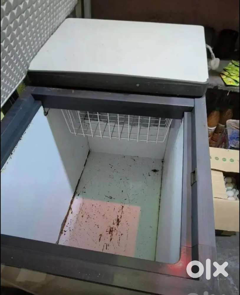 Voltas 400ltr