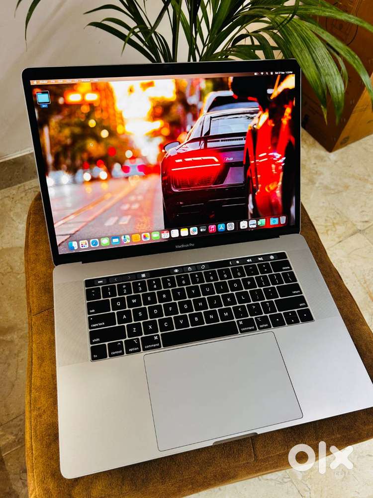 Apple MacBook Pro Touchbar