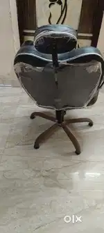 parlour rolling chair
