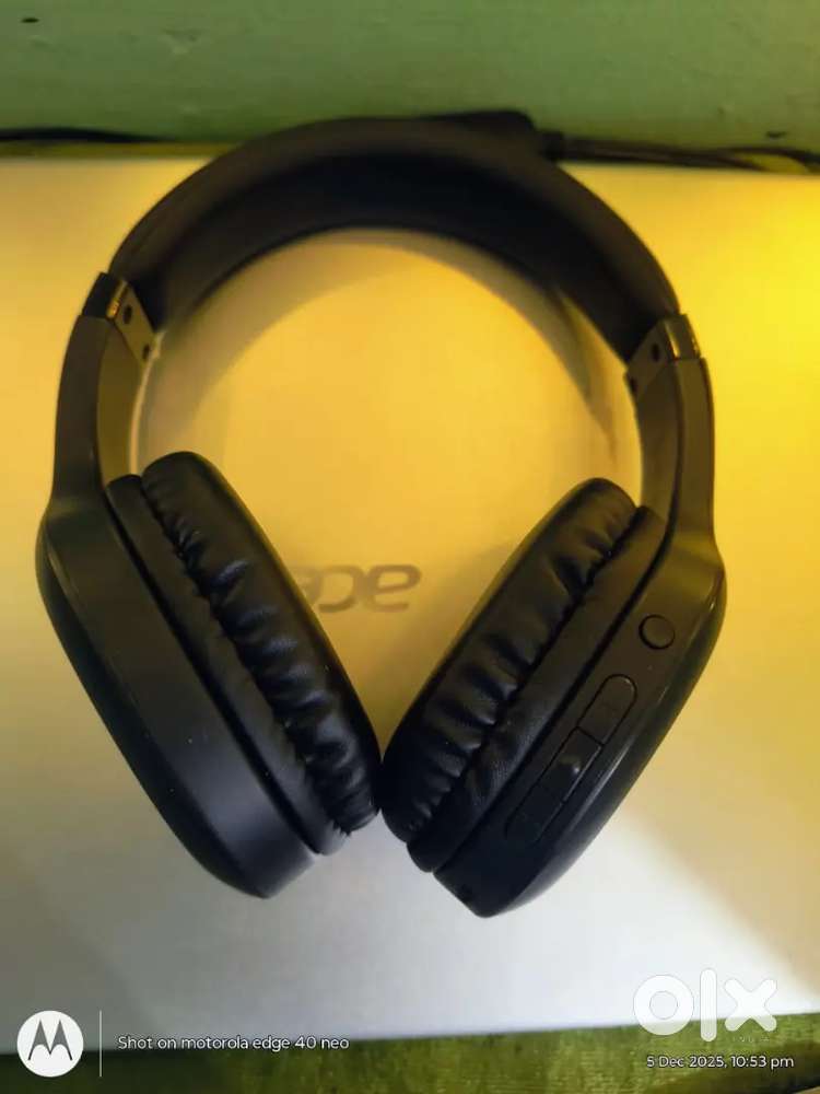 Headphone boat ( new) 2 months