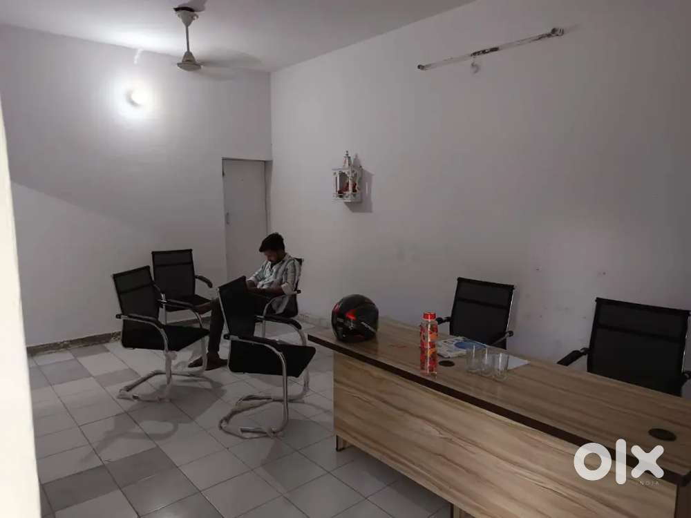 3 bhk independent house for (silent office)Gomti Nagar