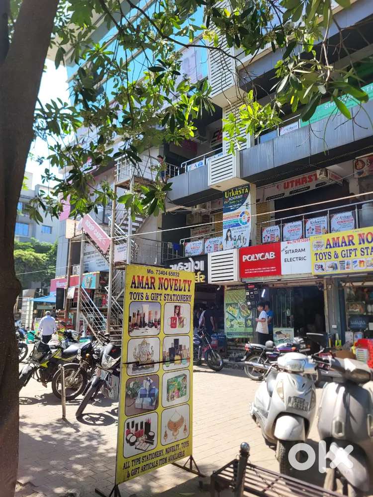 Main road touch ground floor shop