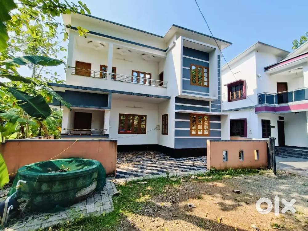 Chembaracky Malayidamthuruth 3.500 Cent. 3 Bhk Attached 1400 Sqft.