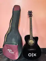Yamaha FS100C Acoustic Guitar – Excellent Condition
