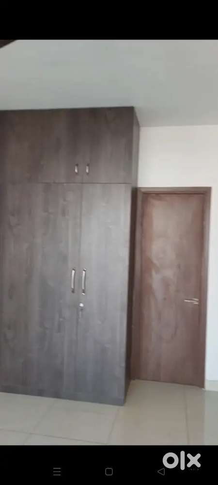3bhk semi furnish new flat parth adyant gomti nagar vistar near ekana.