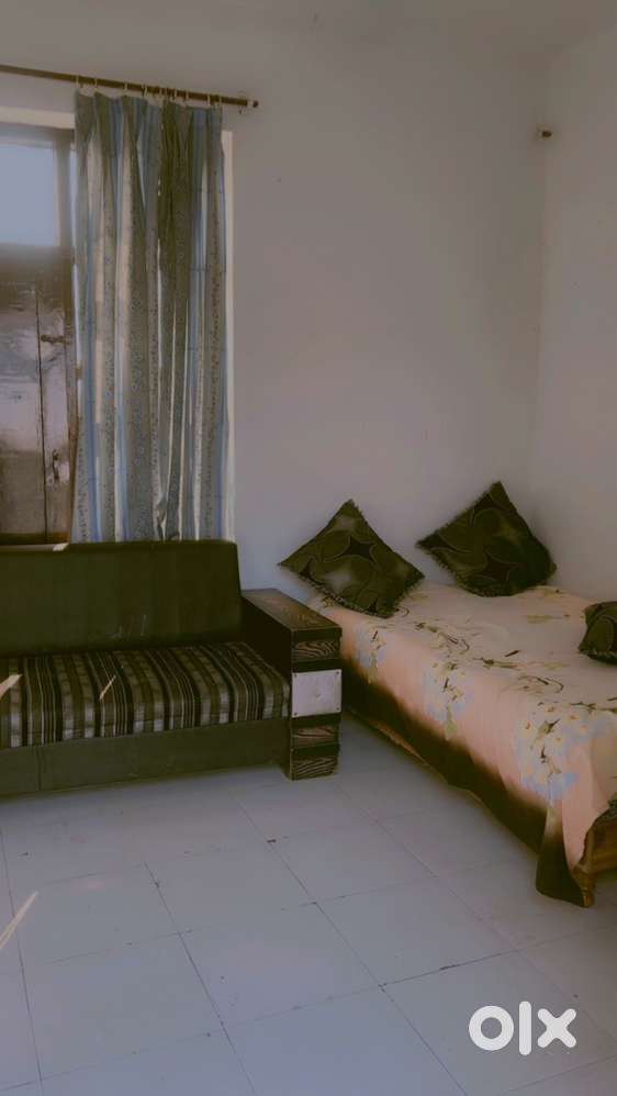 Pg room near rsd college nd devsmaaj