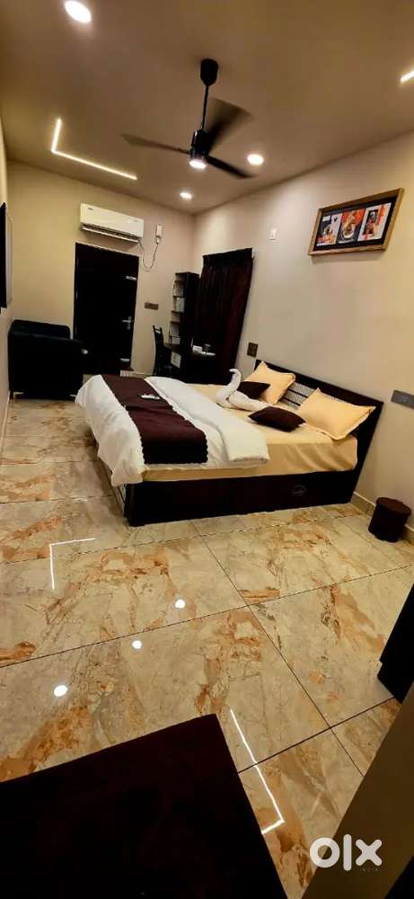 Nedumbassery athani jn.12 cent 3000 sqft commercial building for sale