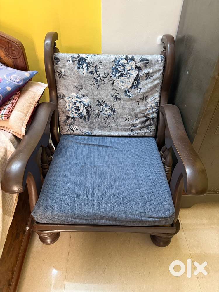 3 + 2 wooden sofa set