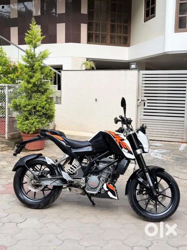 KTM DUKE 200 BS IV