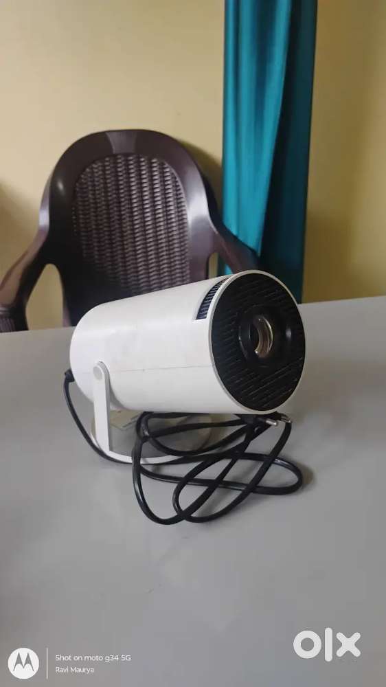 4k Mini projector tv, 4k video , audio , blutooth