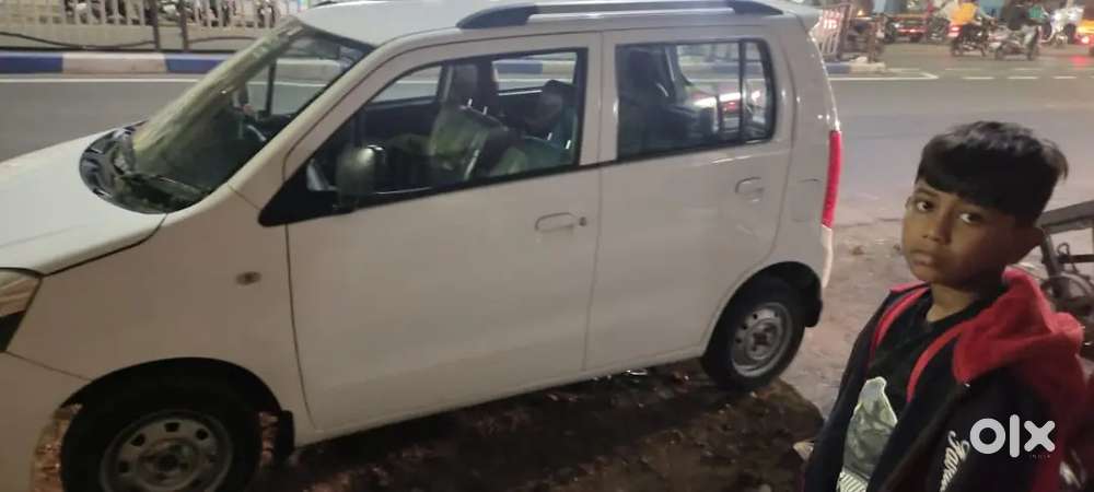 Car on maternity bass  car attend Ola and Uber