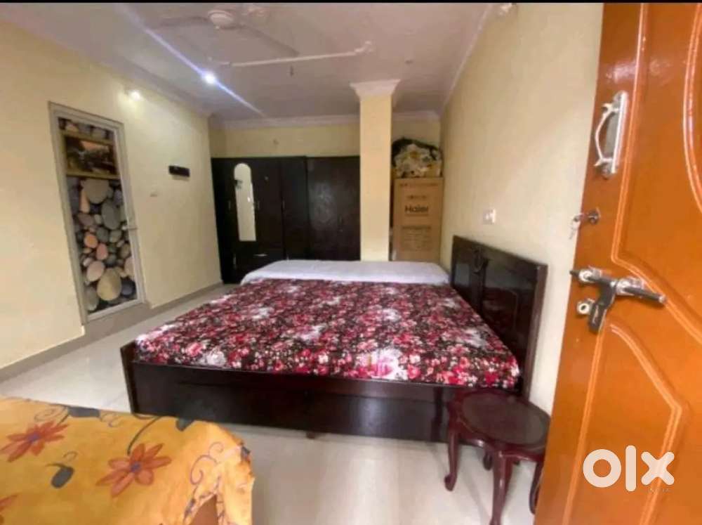 Single room and attached bathroom and kitchen available for rent