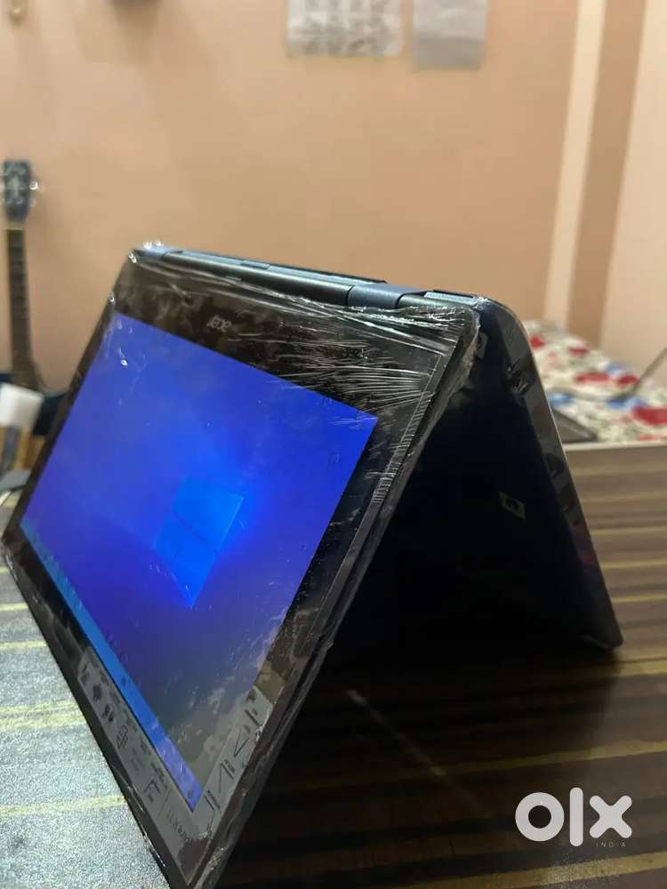 Acer touch screen convertible laptop 8gb/500gb hdd