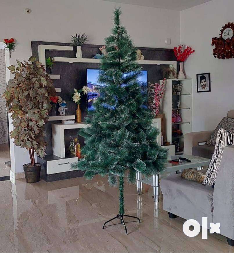 7 feet Brand New Snow Pine Christmas Tree with original packing,