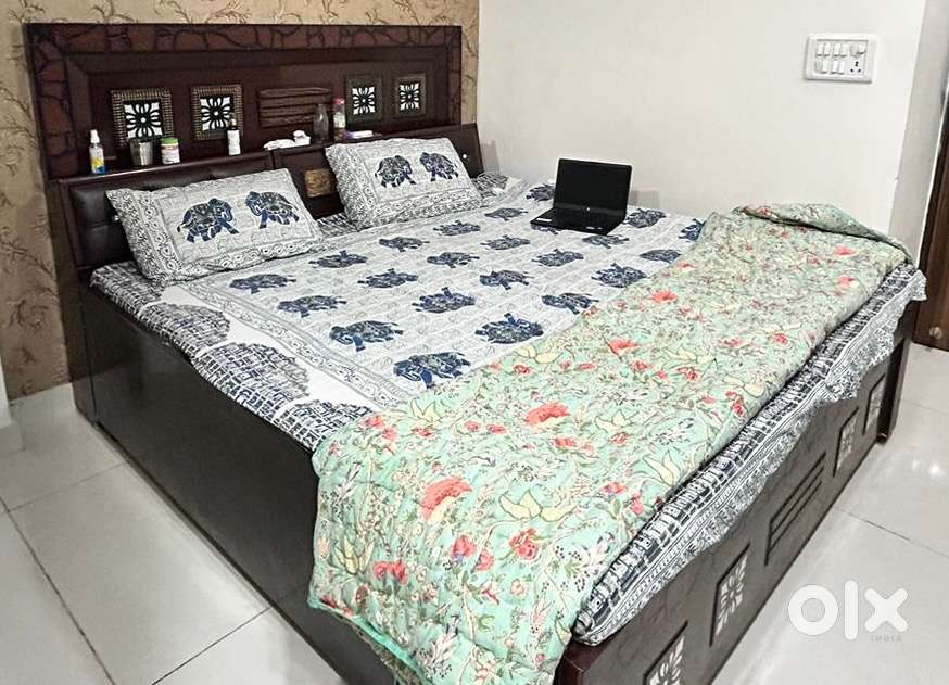 Moving out sale washing machine , geyser, fridge, dining tBle