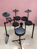 Alesis Nitro Mesh Kit - Electronic Drum Set (Minimal Use)