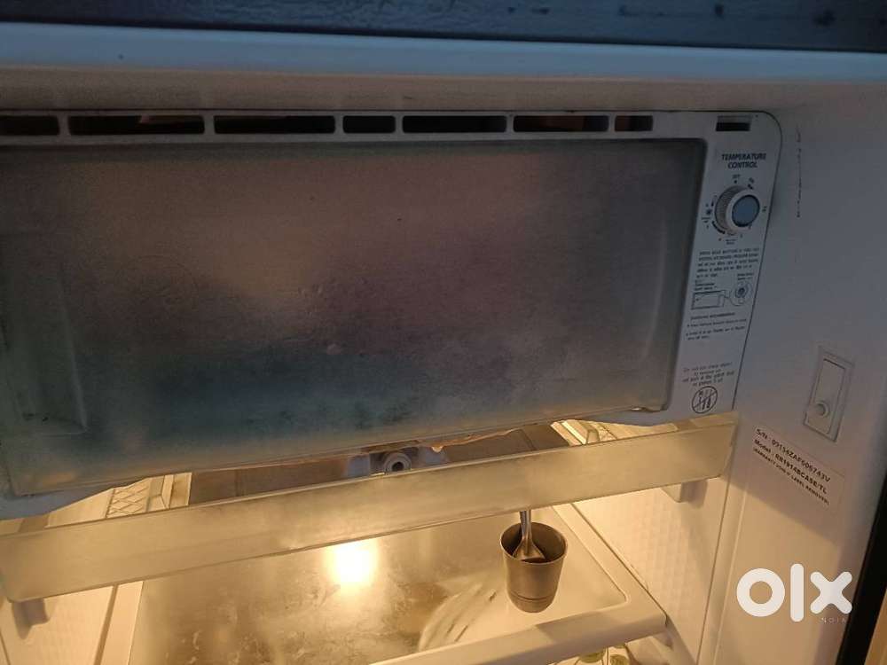 Freeze Samsung 9yrs old 180ltrs satibilizer free power saving 4 star