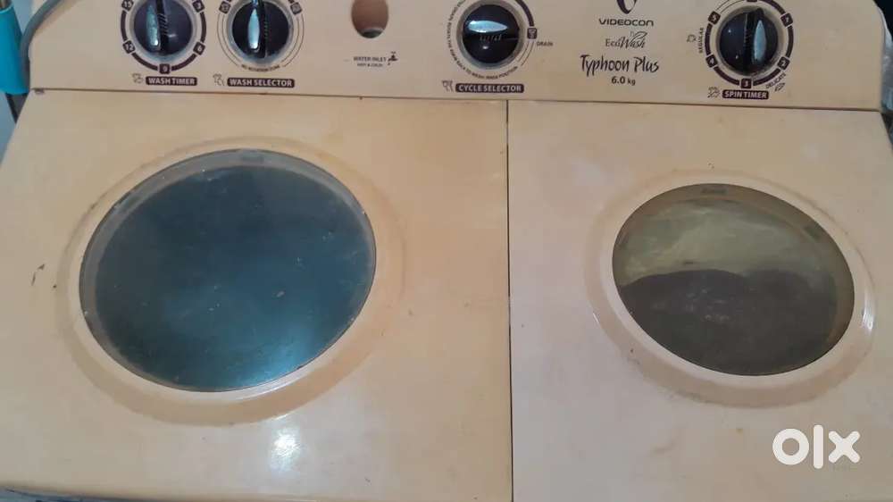 Washing machine top load (2 years old) (good condition) [price 6500]