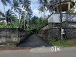 ഹൗസ് പ്ലോട്ടുകളും വീടും