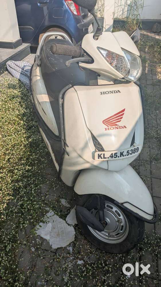 White 2014 Honda Activa