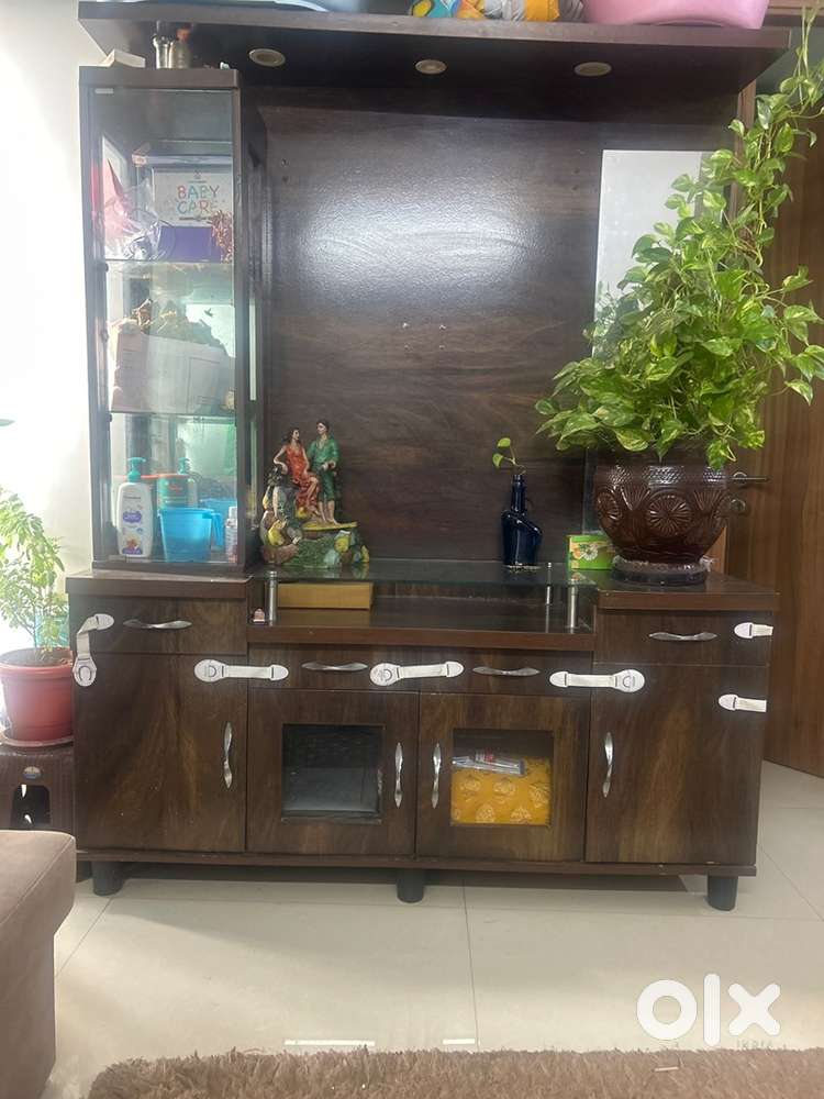 Bigger Tv cabinet with storage and didplay space