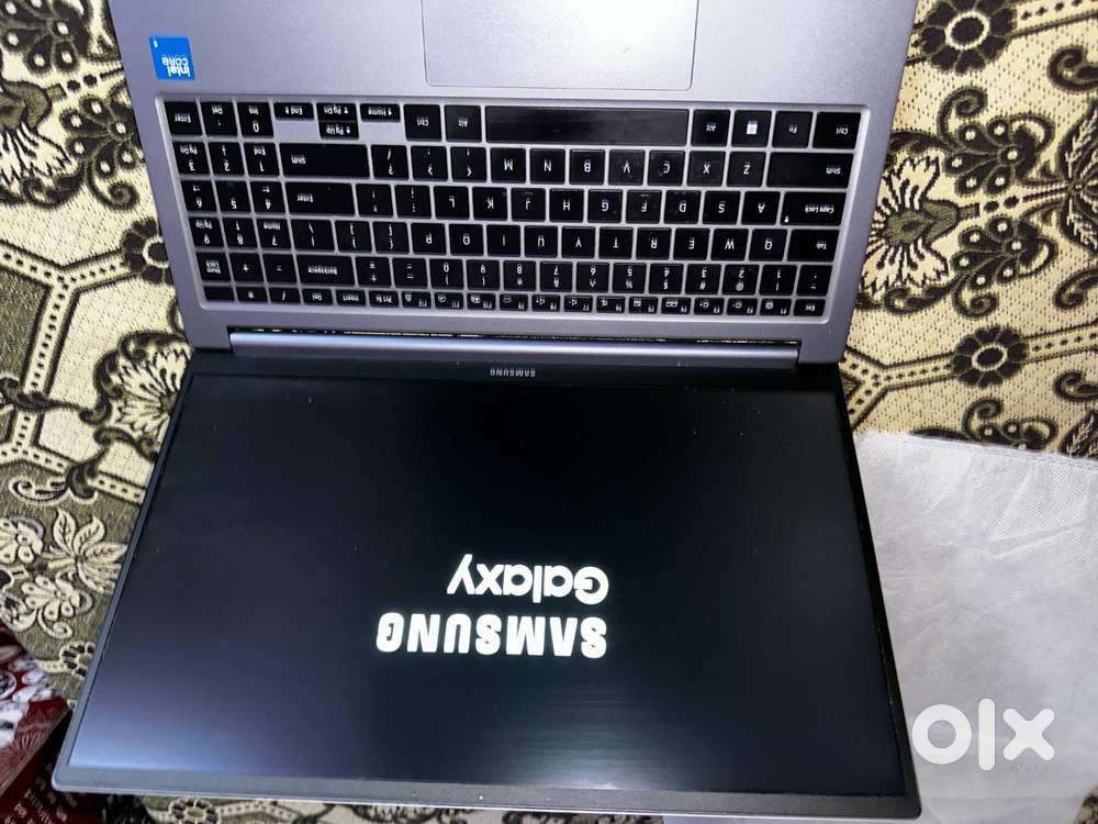 SAMSUNG GALAXY BOOK 4(super new condition)