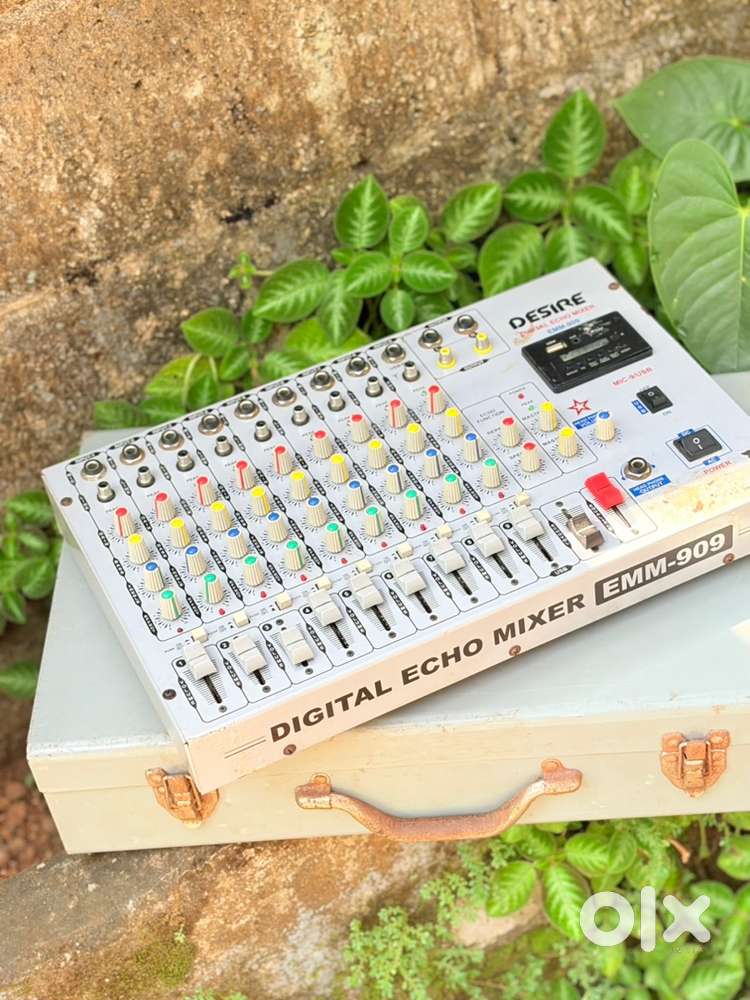 DESIRE Digital Echo Mixer – Model EMM-909.