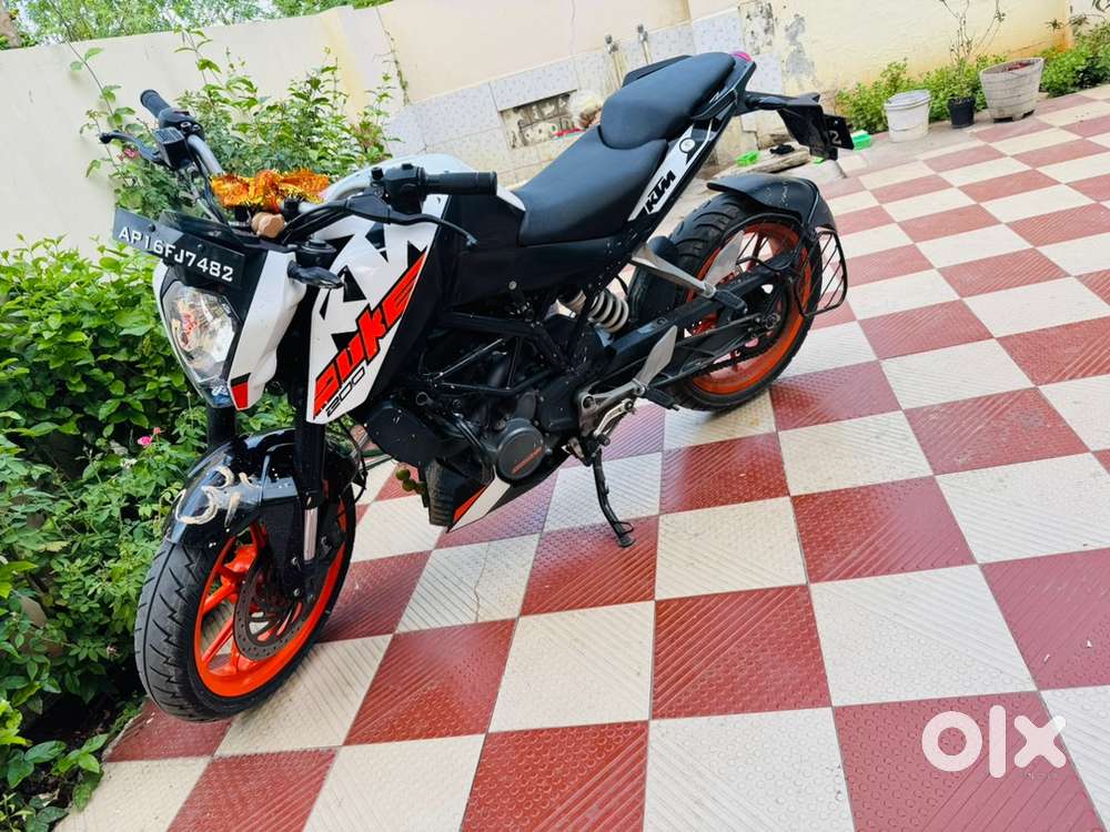 KTM Duke 200