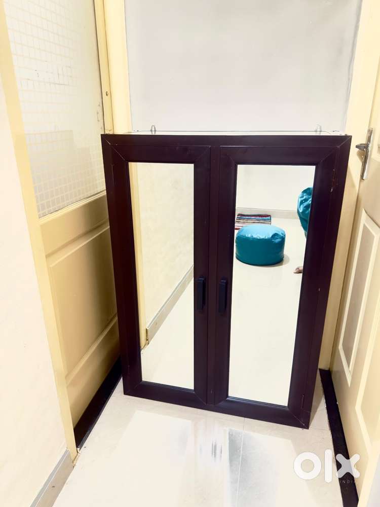 Dark Brown Double Door Mirror Wardrobe / Almirah – Excellent Condition