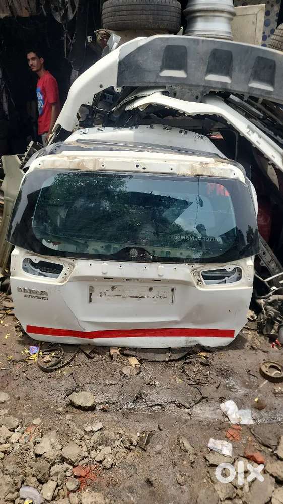 Toyota Innova Crysta Dickey/Boot Door