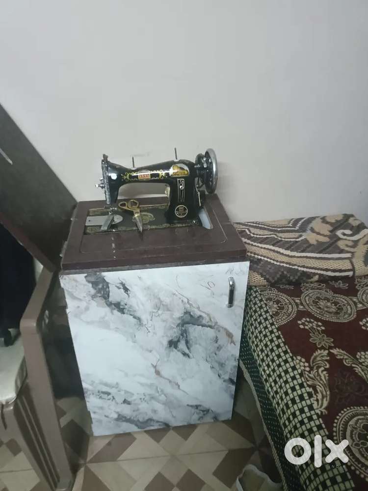 Sewing machine nd Motor with table attached