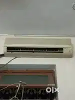 DAIKIN (AC) 3 year old