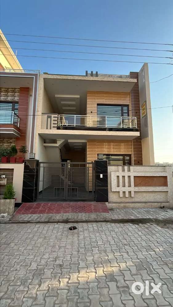 For sale 133gaj kothi near 200 foot road in sunny enclave mohali