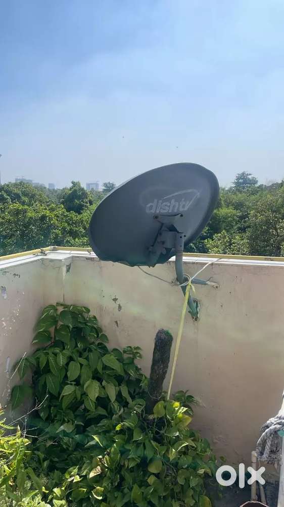 Dish chattri , hd box with remote in good condition for sale