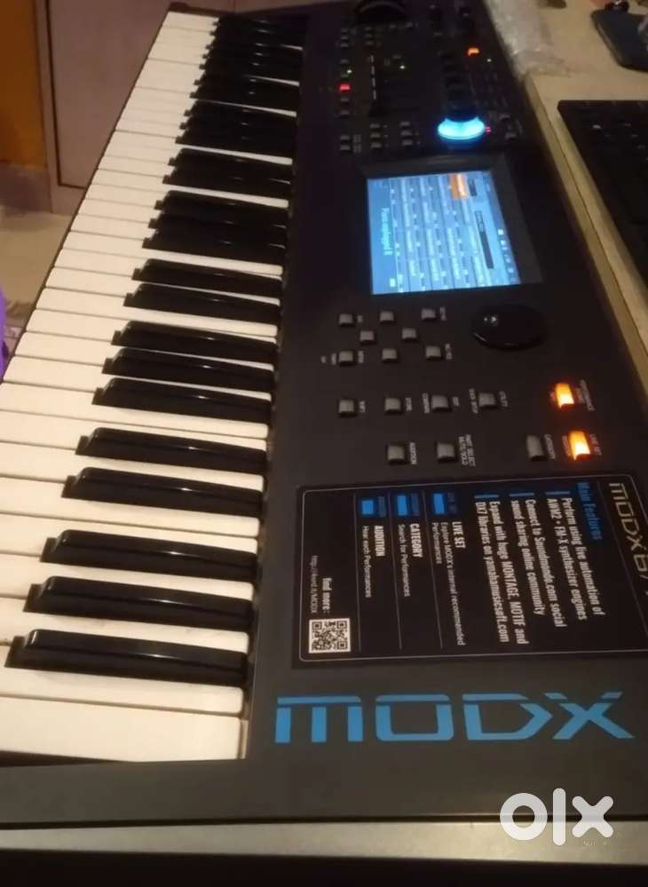Yamaha modx 6 synthesizer