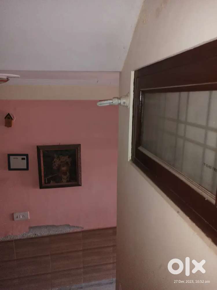 Single working boy 1BHK available