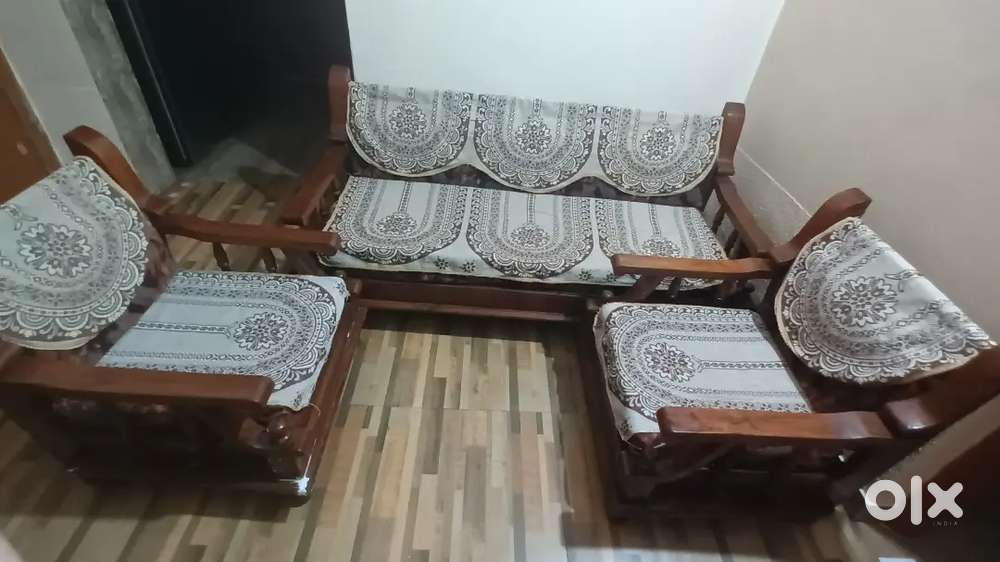 3+2 Wooden sofa in good condition