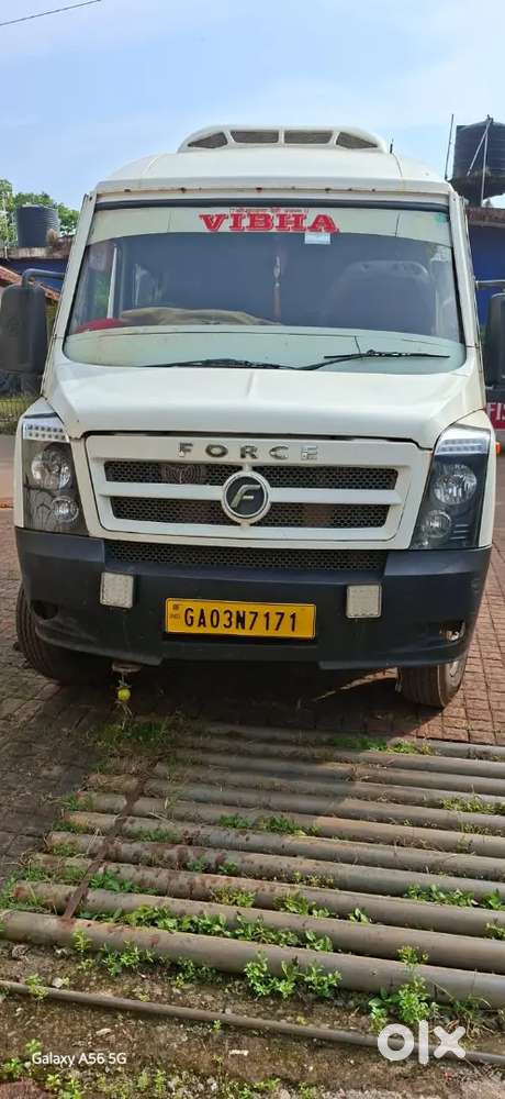 Selling tempo traveller