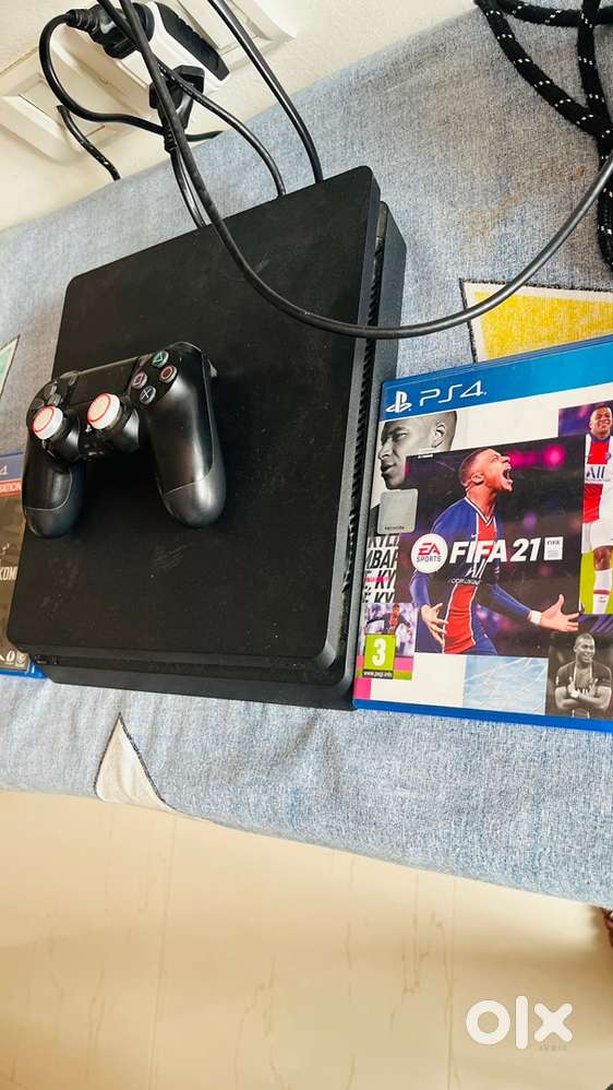 Playstation 4-Disc Edition-Slim-PS4 with game