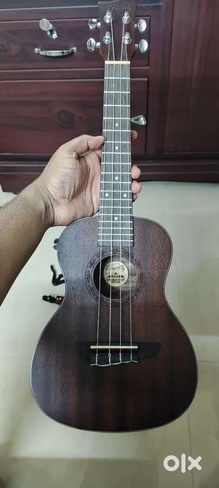 Ukulele    Tenor Size