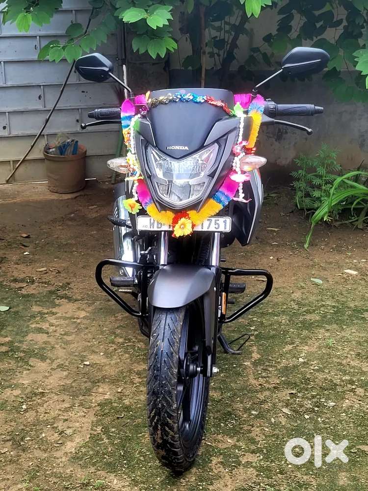 Showroom condition Honda SP 160 dual disc