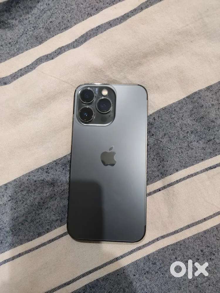I phone 13 pro with bil box and charger