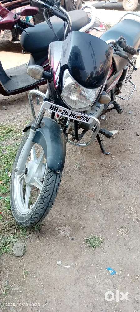 HF Deluxe in good condition new warranty tyre 1 year battery warranty