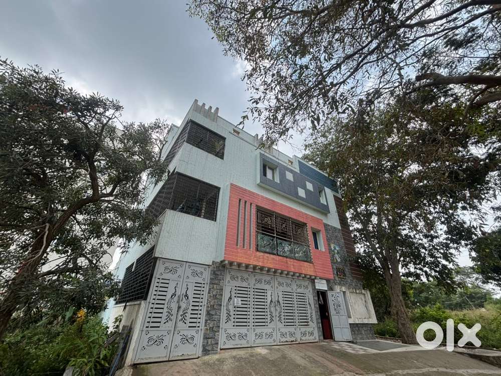 A beautifully maintained multi-unit building